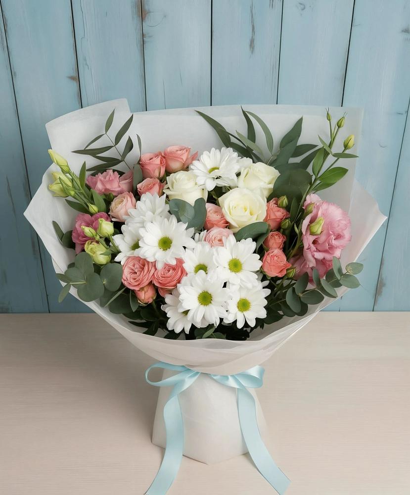 Букет цветов из: Розы, Лизиантусы и Хризантемы в Сямже