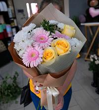 Букет цветов из:  Герберы, Розы и Хризантемы в Сямже