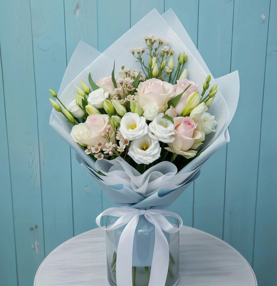 Букет цветов из: Розы и Лизиантусы в Сямже