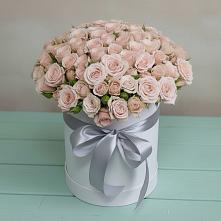 Цветочная композиция из Розы в шляпной коробке в Сямже