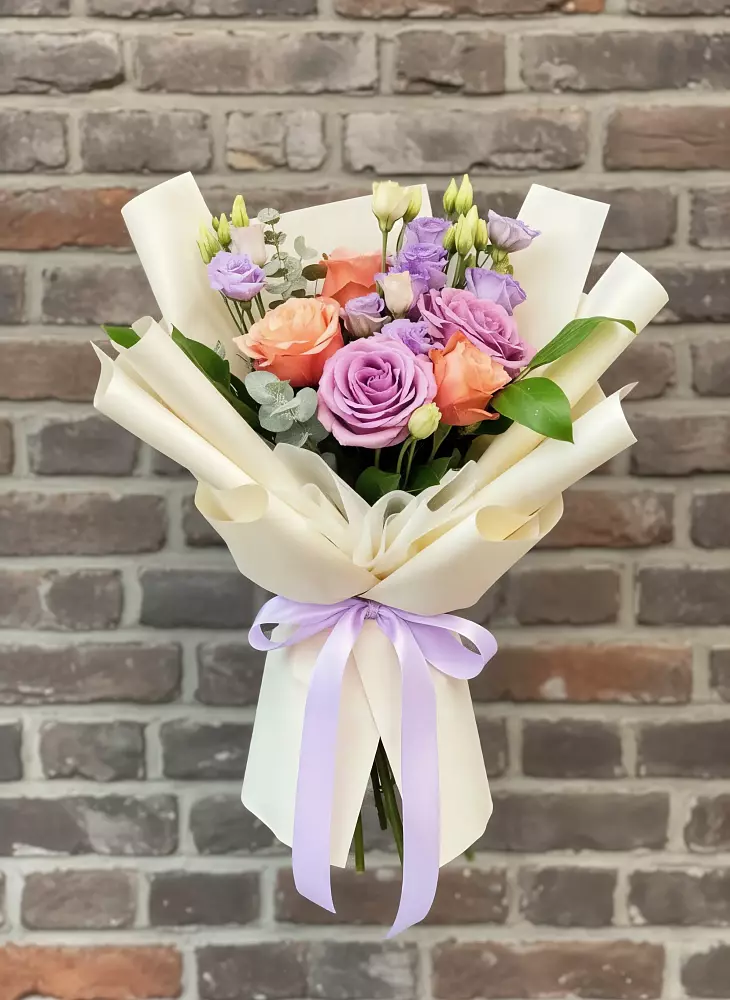 Букет цветов из: Лизиантусы и Розы в Сямже