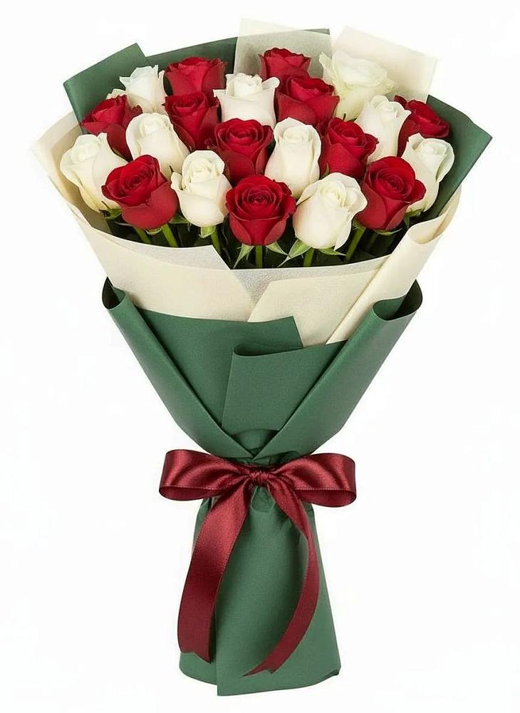 Букет Микс из красных и белых роз в Сямже