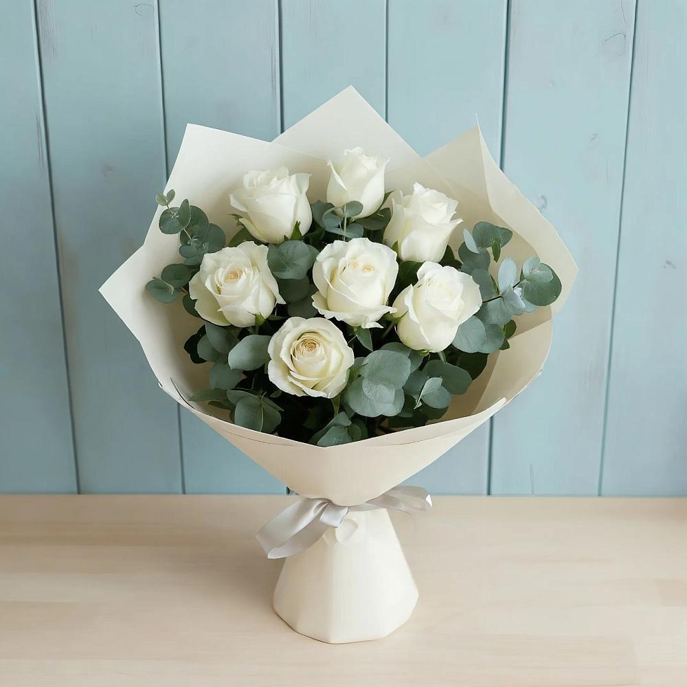 Букет Белые розы в Эвкалипте в Сямже