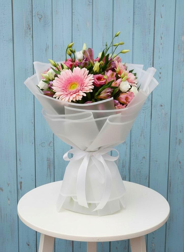 Букет цветов из: Герберы, Альстромерии и Лизиантусы в Сямже