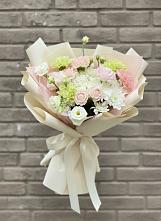 Букет цветов из:  Гвоздики, Розы, Лизиантусы и Хризантемы в Сямже