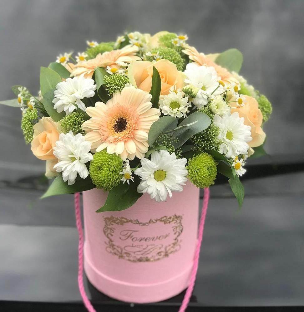 Цветочная композиция из Розы, Герберы и Хризантемы в шляпной коробке в Сямже