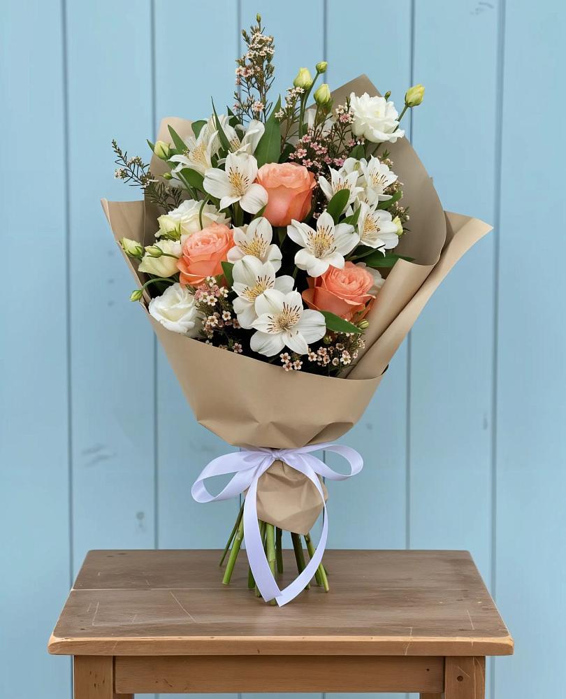 Букет цветов из: Альстромерии, Лизиантусы, Розы и Хризантемы в Сямже